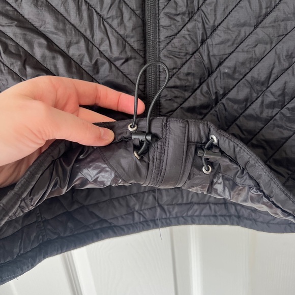 The North Face Women's Black Quilted Vest - LG - Picture 2 of 6